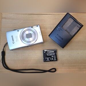 Canon PowerShot ELPH 180 Digital Camera Image Stabilization Smart AUTO Mode EUC